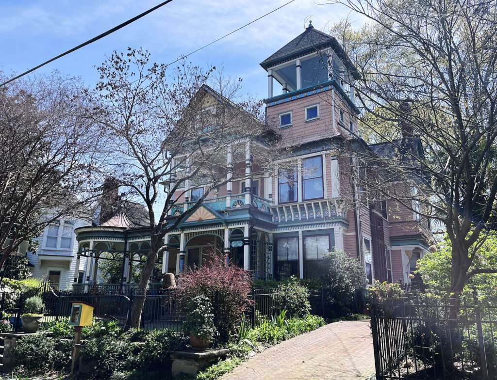 Atlanta's Inman Park: Self Guided Walking Tour - The King-Keith House - 889 Edgewood Ave | atlantaandbeyond.com