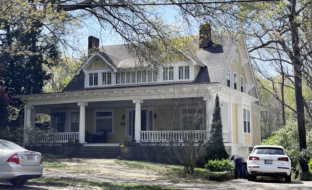 Atlanta's Inman Park: Self Guided Walking Tour - Leila Ross Wilburn Design - 132 Elizabeth Street |atlantaandbeyond.com