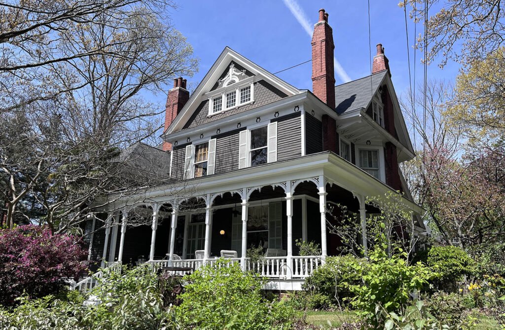 Atlanta's Inman Park: Self Guided Walking Tour - The Winship House - 814 Edgewood Ave | atlantaandbeyond.com