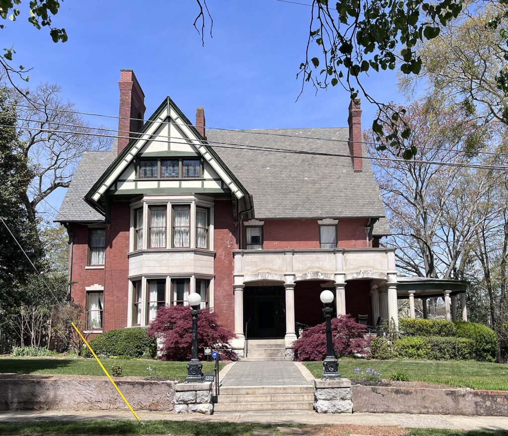 Atlanta's Inman Park: Self Guided Walking Tour - The Second Ernest Woodruff House - 908 Edgewood Ave | atlantaandbeyond.com