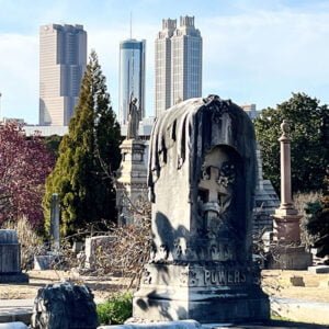 Oakland Cemetery with the Atlanta skyline beyond | atlantaandbeyond.com