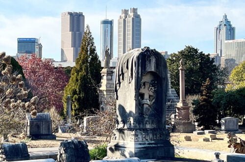 Oakland Cemetery with the Atlanta skyline beyond | atlantaandbeyond.com
