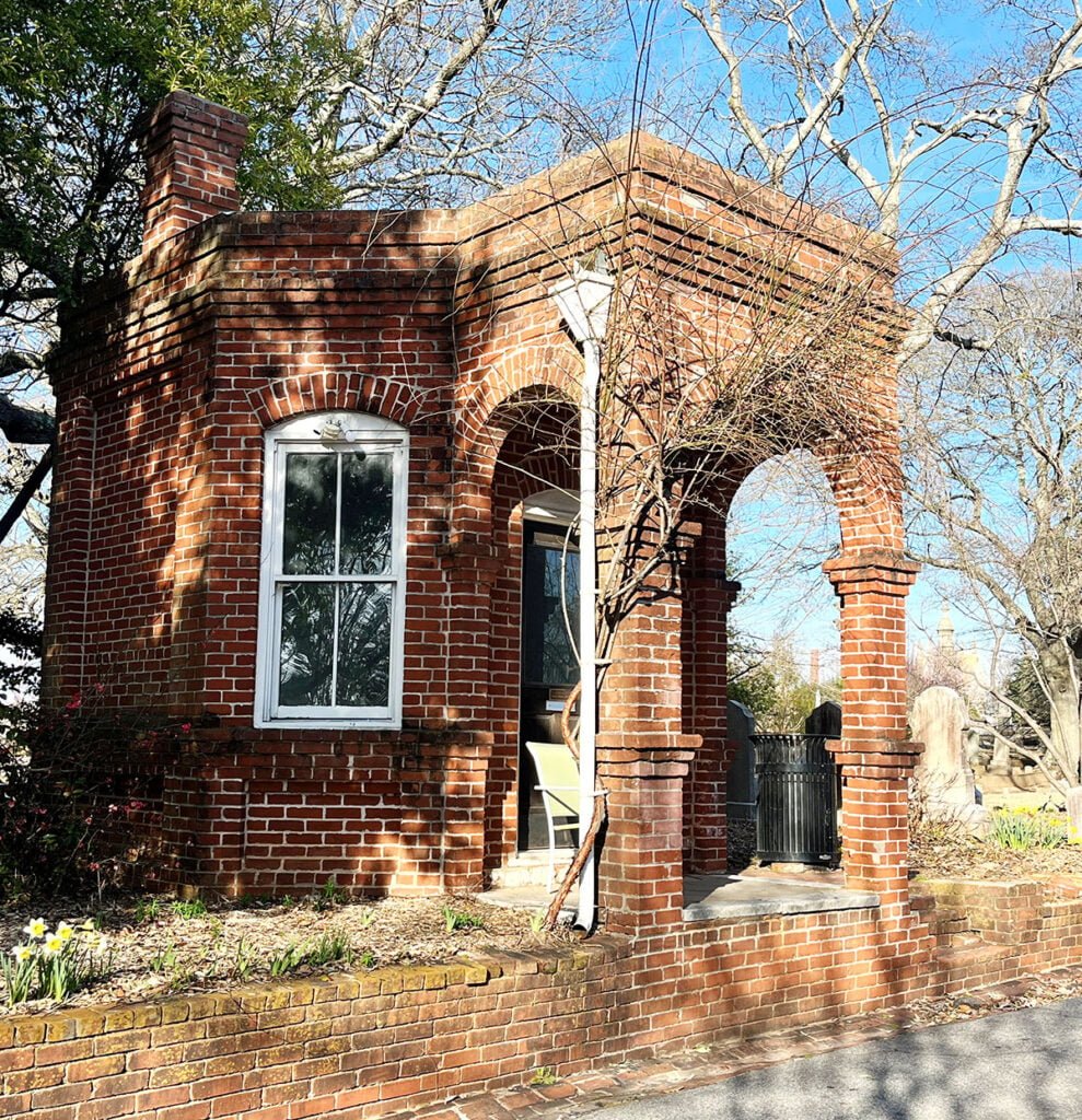 The Watch House or Guard House in Oakland Cemetery | atlantaandbeyond.com