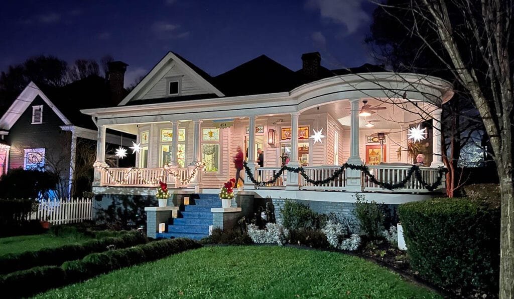 Grant Park Candlelight Tour of Homes | atlantaandbeyond.com