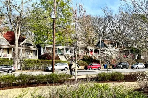 Houses along Boulevard in Atlanta's Grant Park | atlantaandbeyond.com