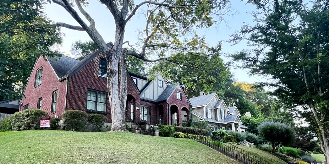 Virginia-Highland neighborhood in Atlanta - one of the Top Atlanta Neighborhoods for Vacation Rentals or Holiday Rentals | atlantaandbeyond.com