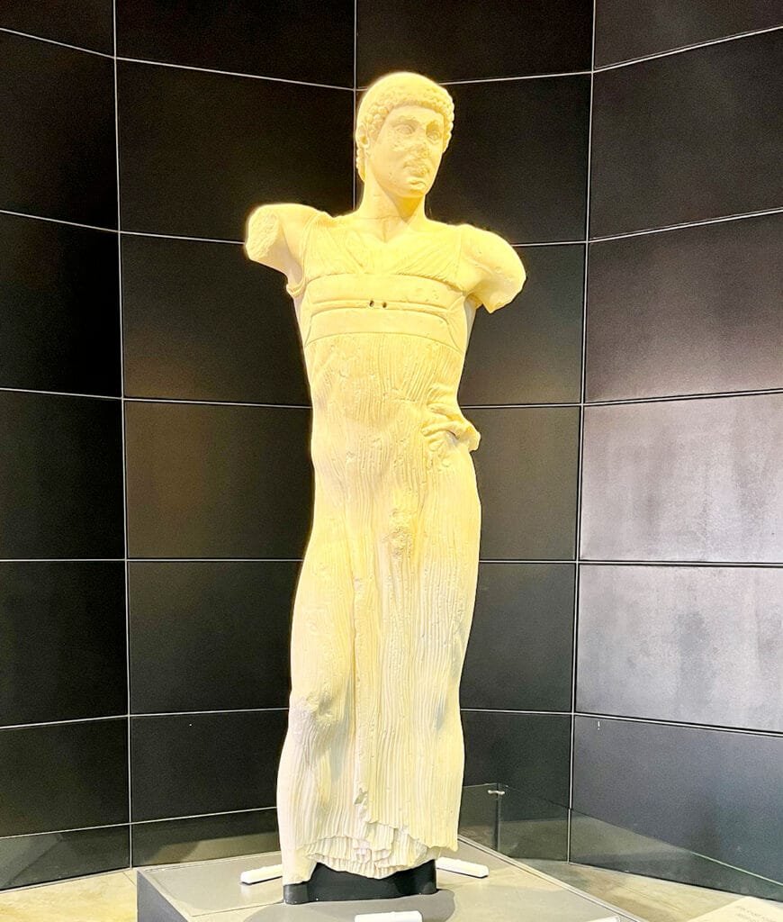 Giovinetto di Mozia - Youth of Motya or Mothia statue | atlantaandbeyond.com