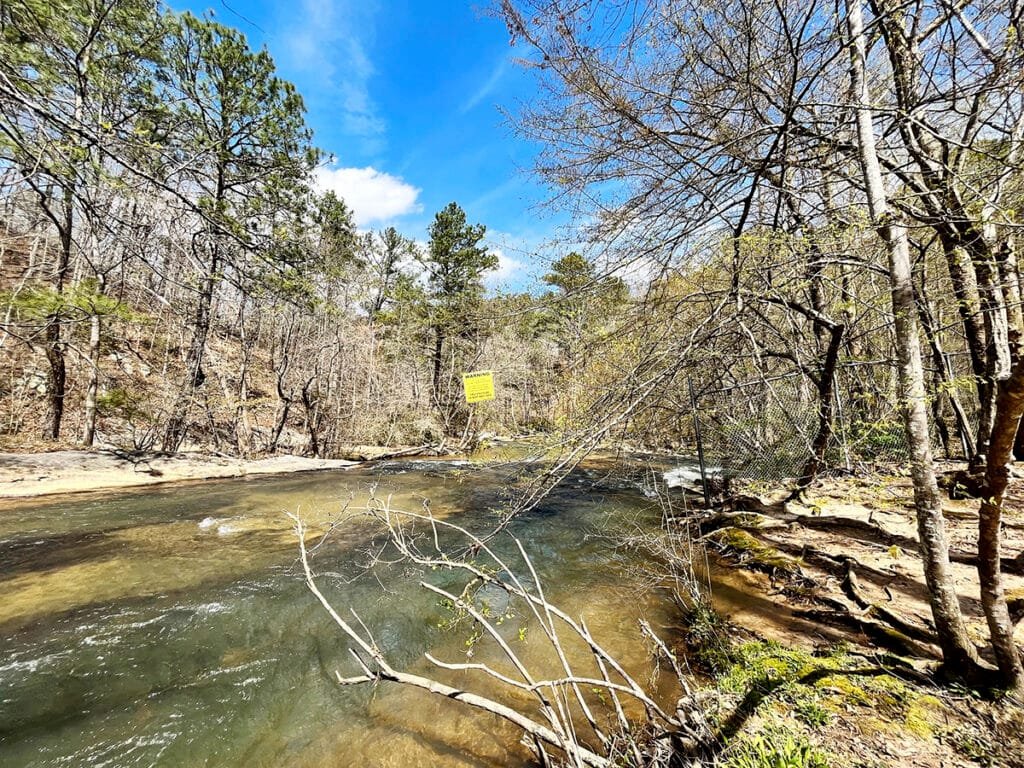 Settendown Creek at Poole's Mill Park in Forsyth County, Georgia | atlantaandbeyond.com