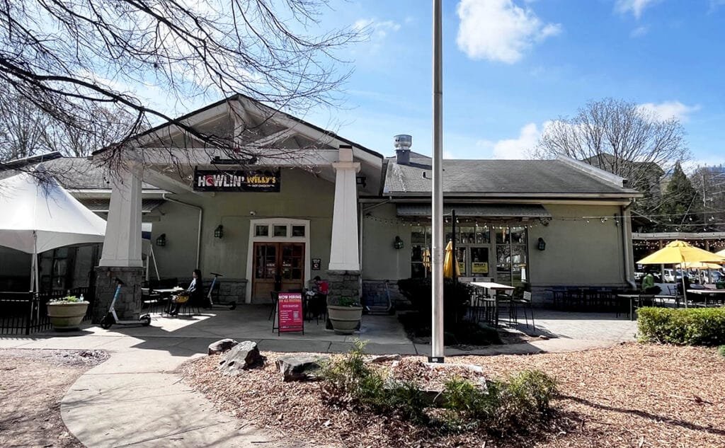 Restaurants near the 12th Street Entrance to Atlanta's Piedmont Park | atlantaandbeyond.com