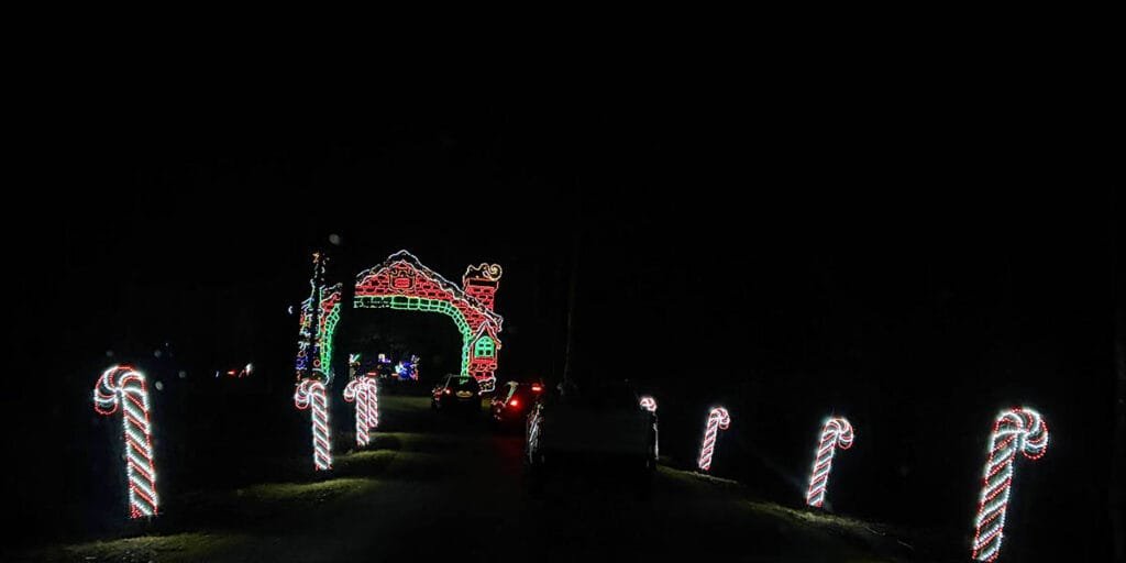 We passed through a gingerbread house at the North Pole along Candy Cane Lane choreographed to Jingle Bell Rock | atlantaandbeyond.com