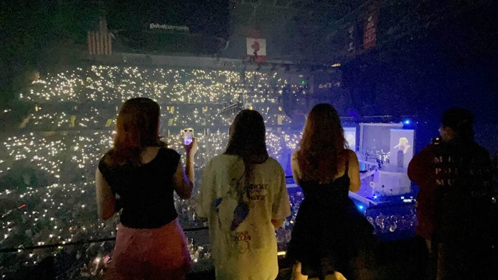 Sabrina Carpenter Concert at State Farm Arena in Atlanta | atlantaandbeyond.com