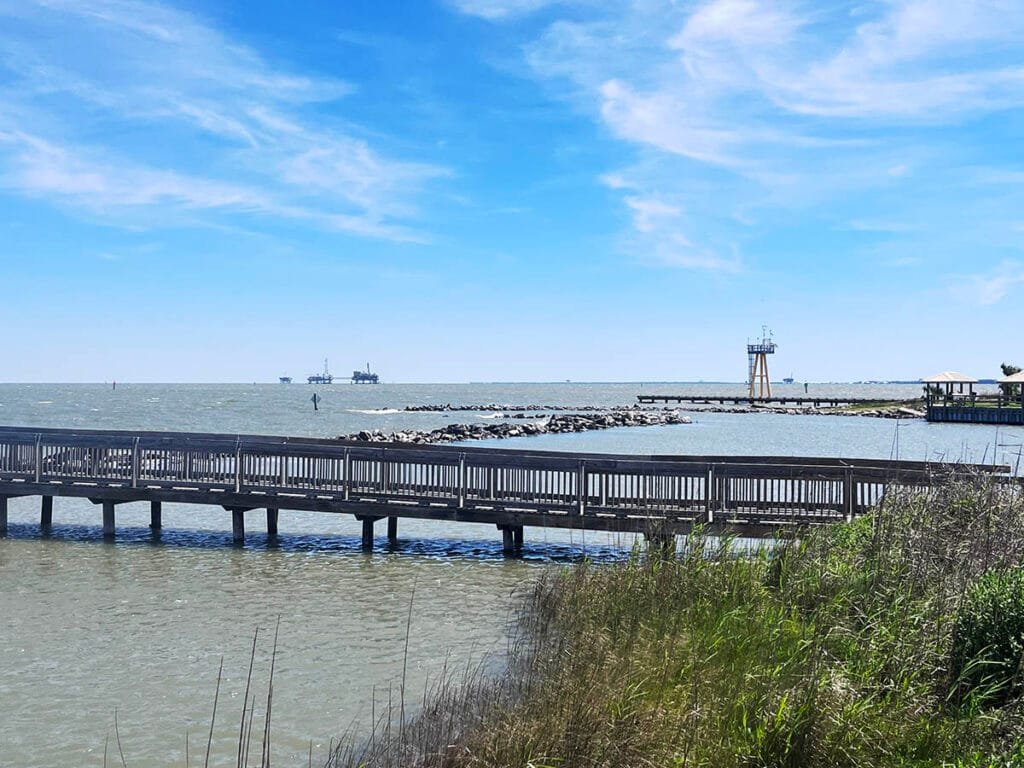 Oil and Gas rigs visible from Dauphin Island Alabama | atlantaandbeyond.com