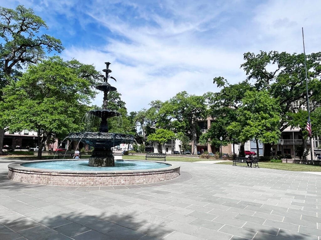 Bienville Square in Mobile, Alabama | atlantaandbeyond.com