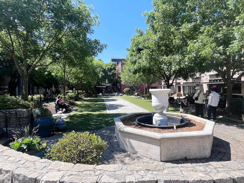 Brasfield Square serves as the neighborhood hub for Atlanta's Glenwood Park | atlantaandbeyond.com
