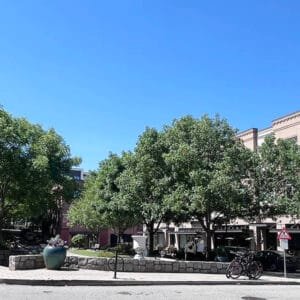 Brasfield Square serves as the community hub for Atlanta's Glenwood Park neighborhood | atlantaandbeyond.com