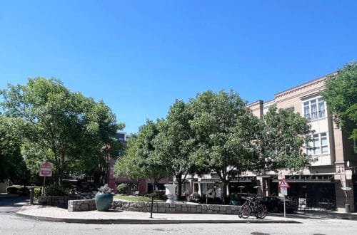 Brasfield Square serves as the community hub for Atlanta's Glenwood Park neighborhood | atlantaandbeyond.com