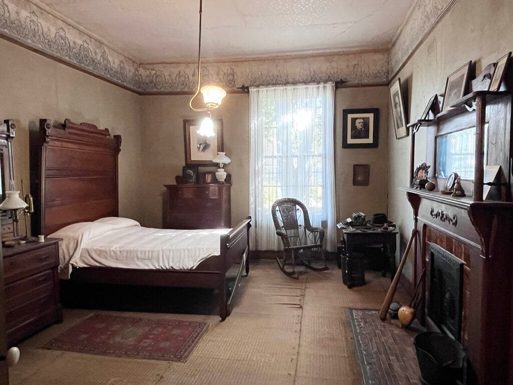 Joel and Esther’s bedroom remains untouched in the Wren's Nest house museum | atlantaandbeyond.com