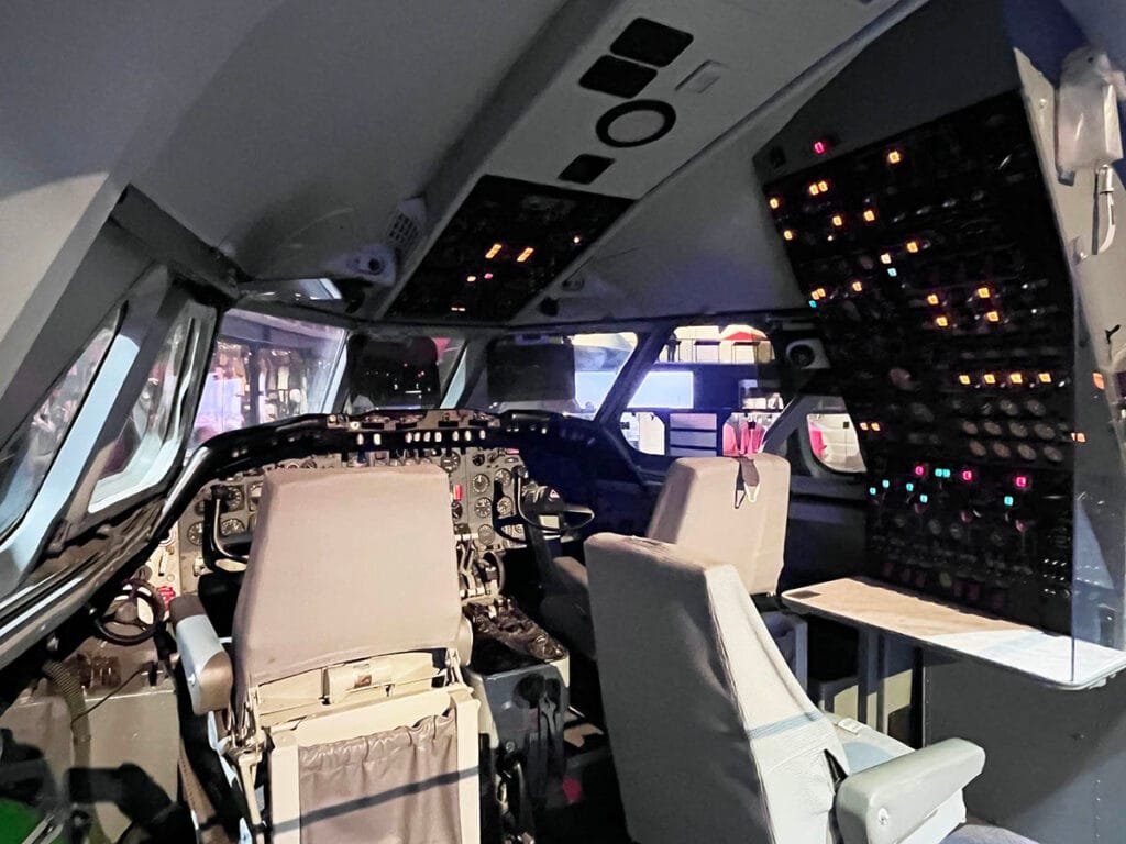 Flight Deck | atlantaandbeyond.com