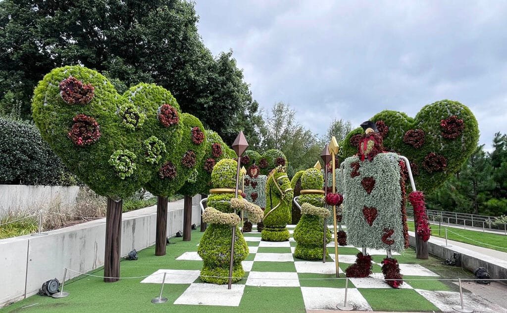 Alice's Wonderland at the Atlanta Botanical Garden | atlantaandbeyond.com